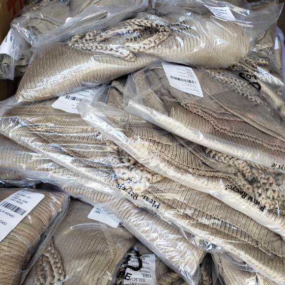 P R I C E ⬇️ Revolve x Michael Costello Metallic Gold Halter Midi Dress NWT - Picture 7 of 11